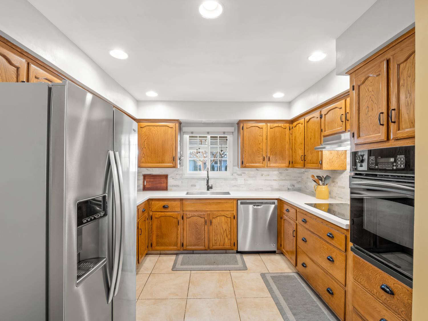 6760 N Price Ave, Fresno, CA 93710