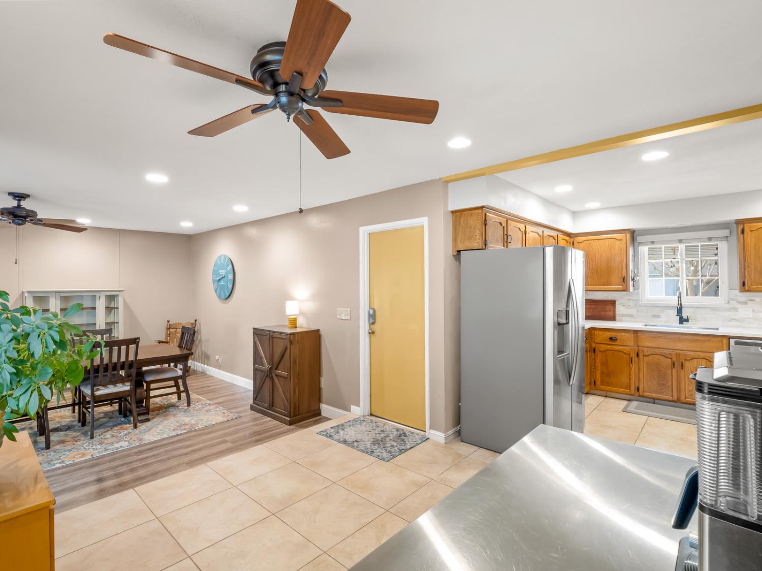 6760 N Price Ave, Fresno, CA 93710