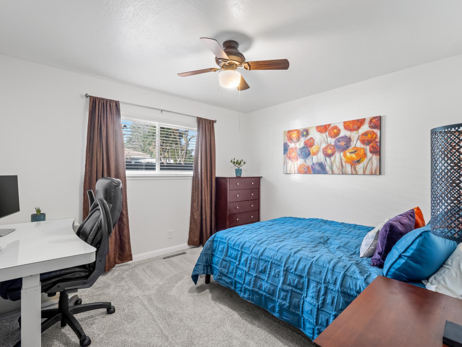 6760 N Price Ave, Fresno, CA 93710