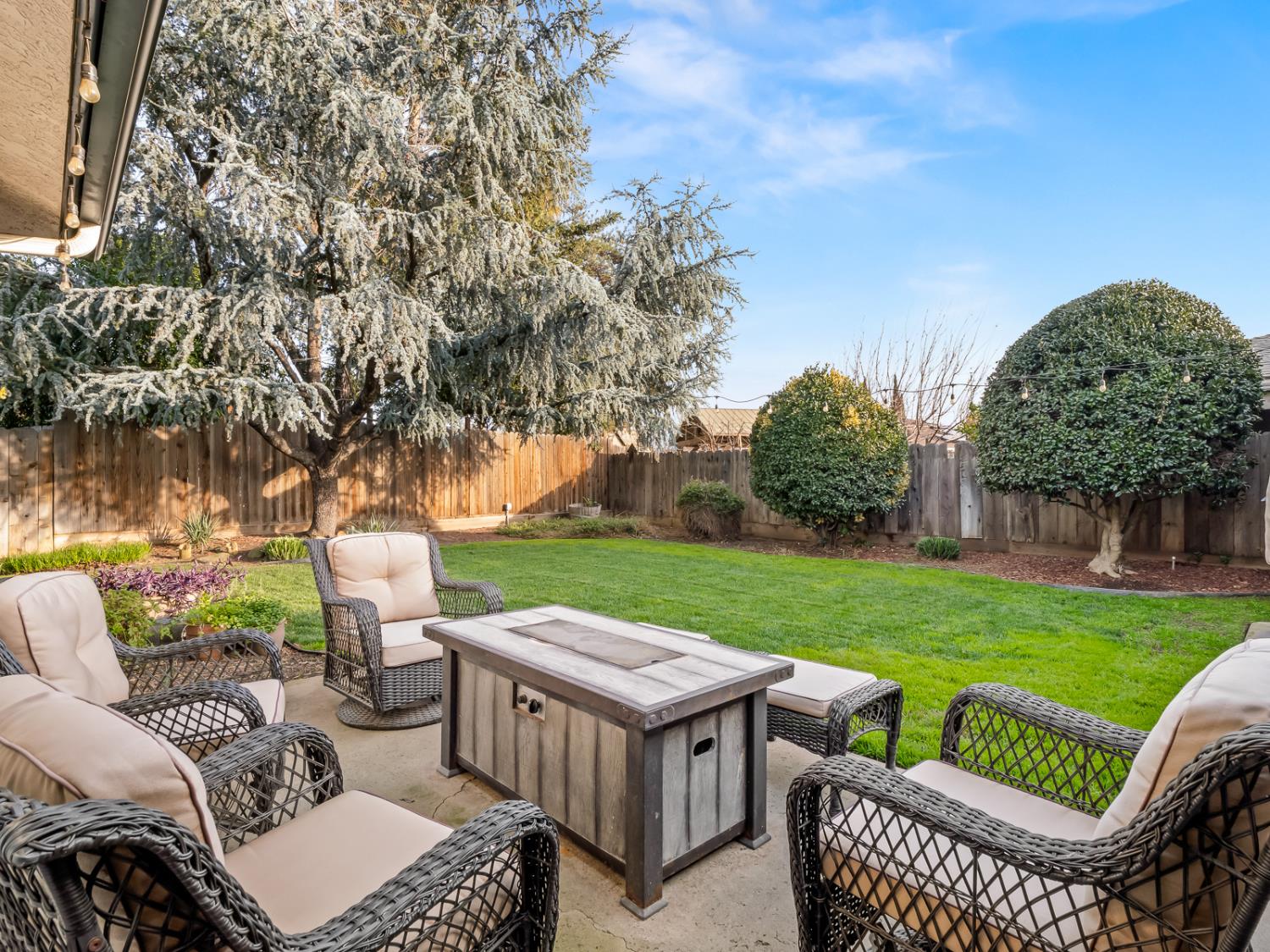 6760 N Price Ave, Fresno, CA 93710