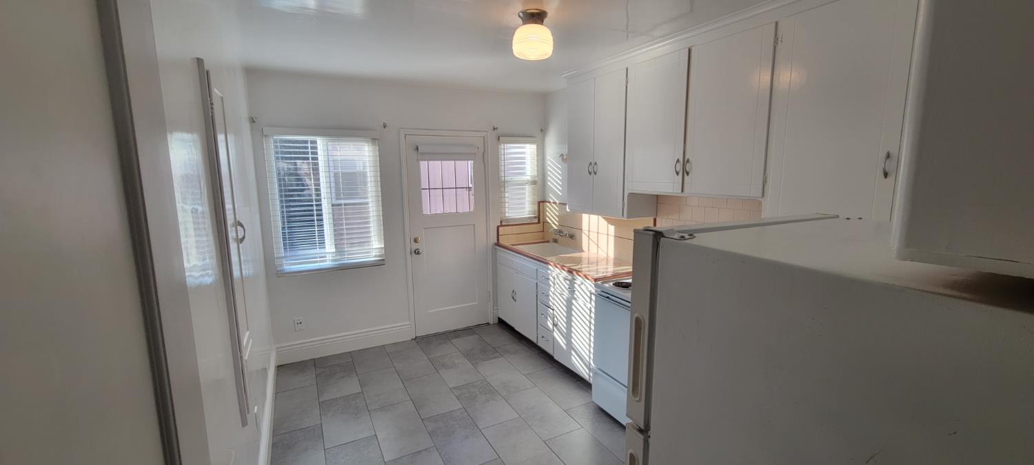 543 601 W Hammond Ave, Fresno, CA 93728