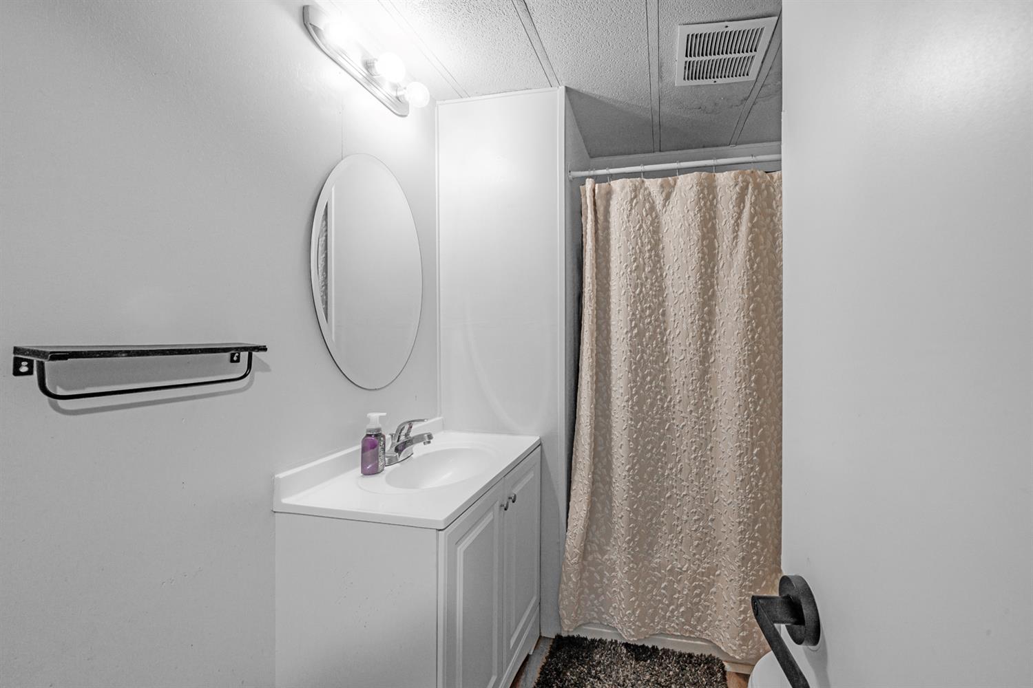 5665 S Chestnut Ave #SPC 3, Fresno, CA 93725