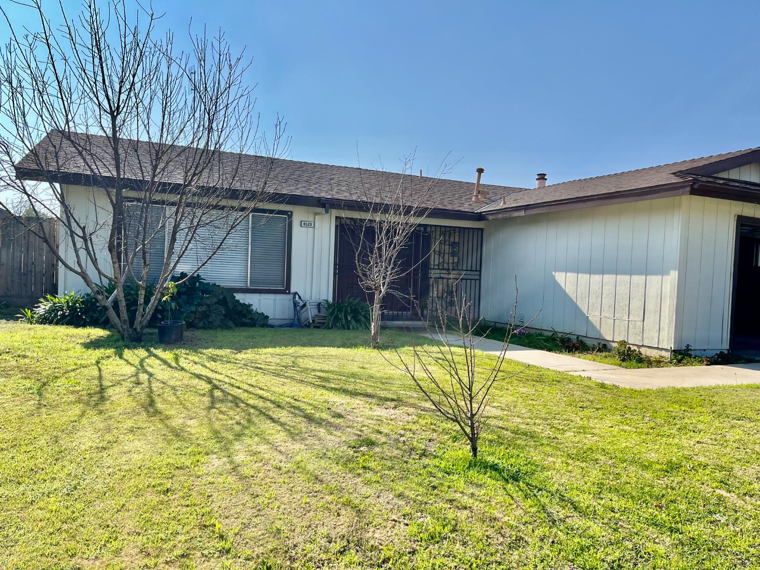 4529 N Warren Ave, Fresno, CA 93705