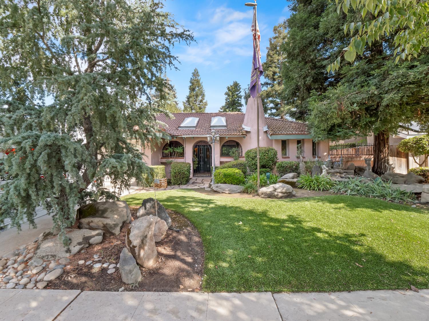 7258 N Pacific, Fresno, CA 93711