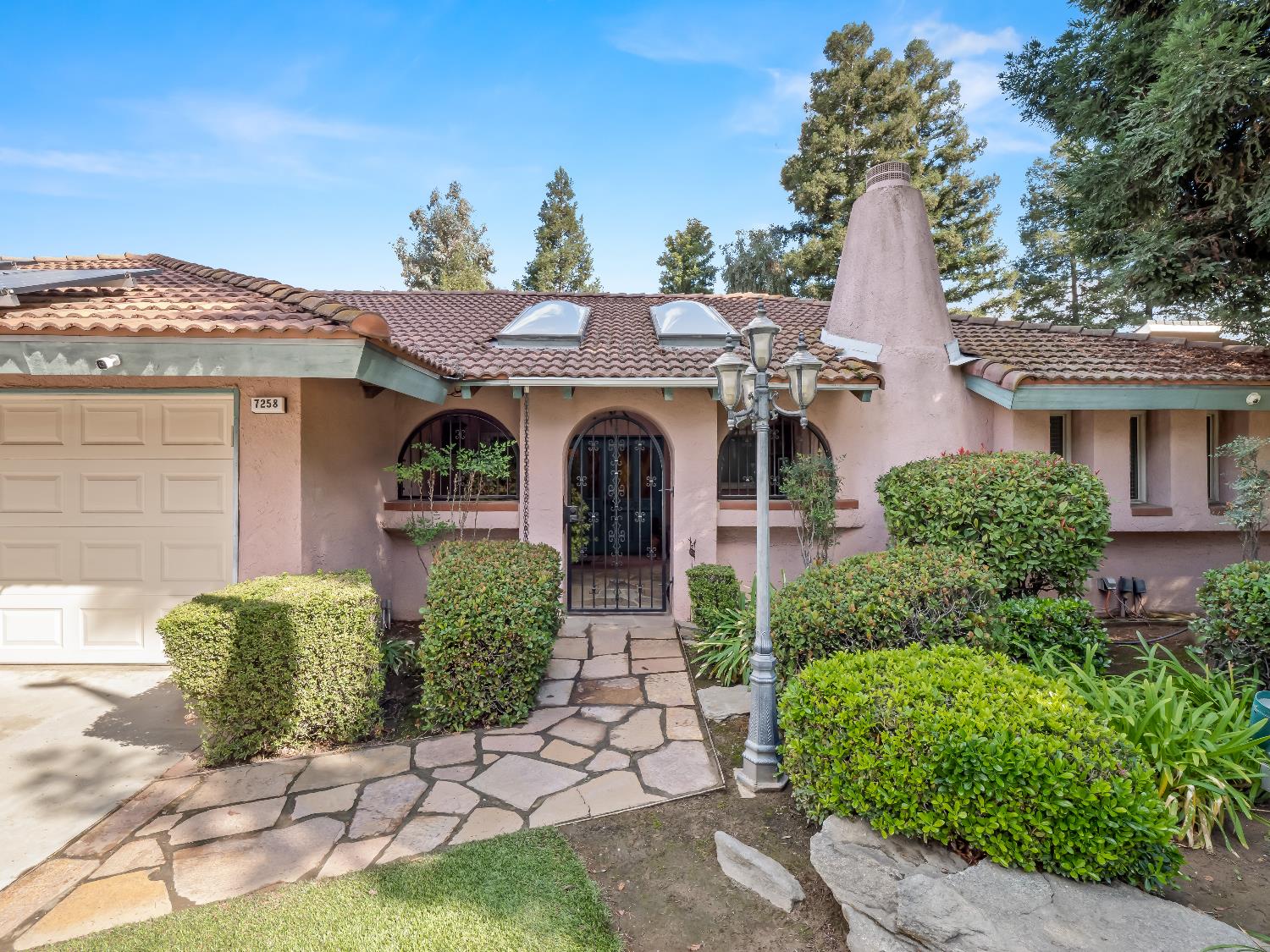 7258 N Pacific, Fresno, CA 93711
