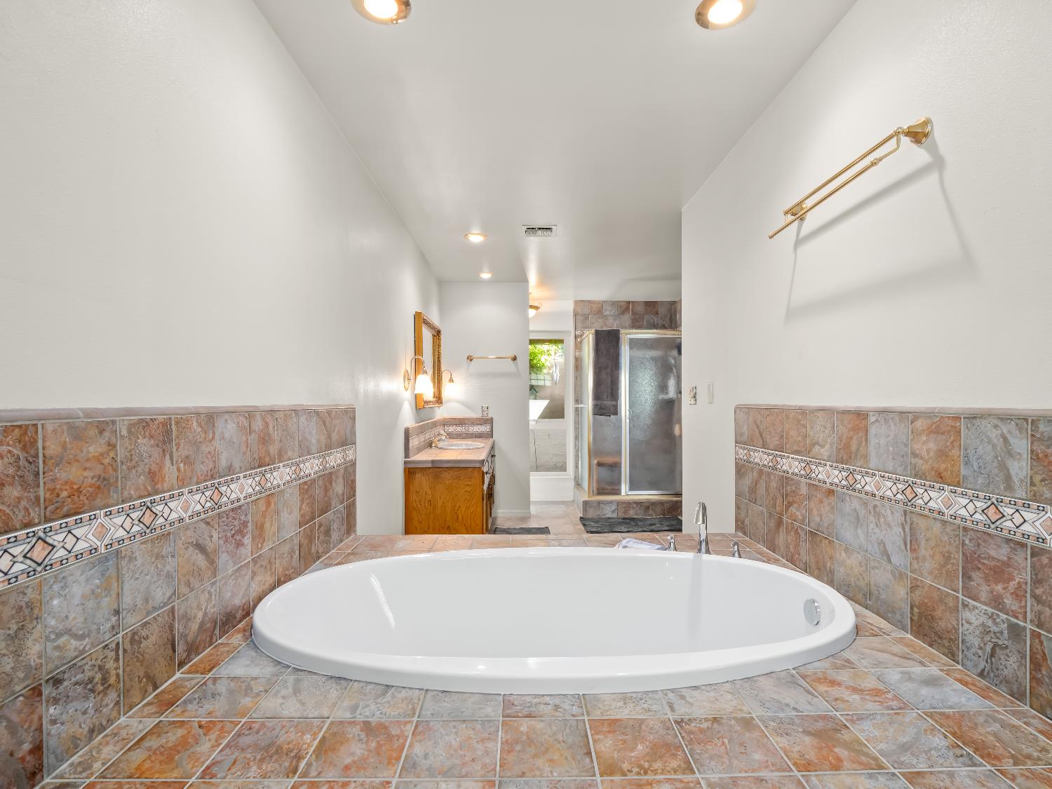 7258 N Pacific, Fresno, CA 93711