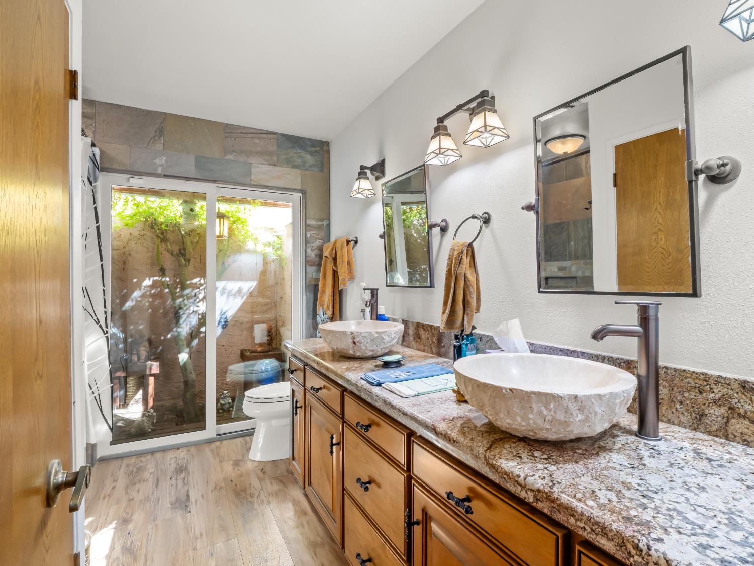 7258 N Pacific, Fresno, CA 93711