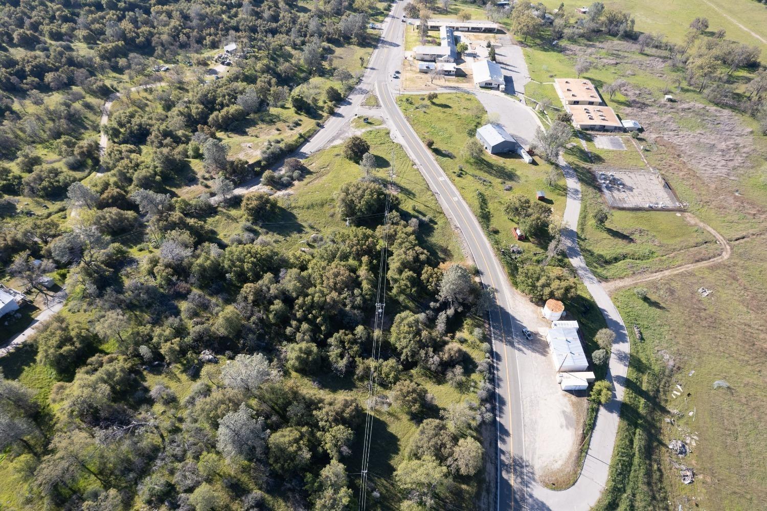 33260 Powerhouse Rd, Auberry, CA 93602