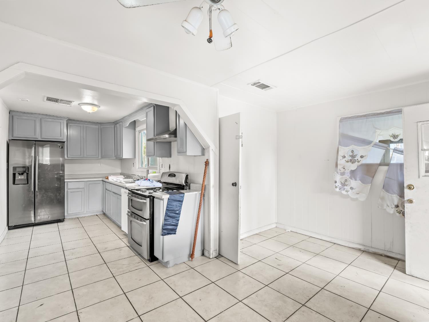 2509 S 10Th St, Fresno, CA 93725