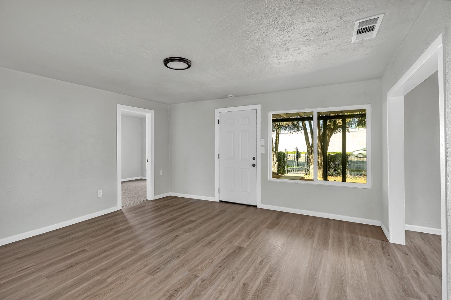 317 W Alluvial, Pinedale, CA 93650