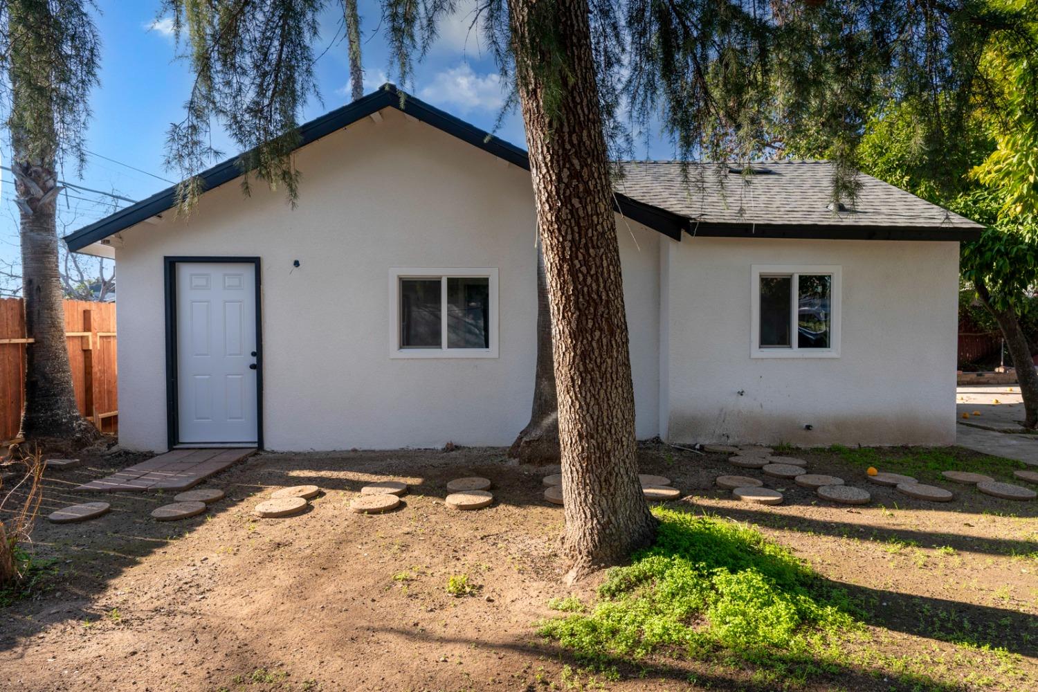 317 W Alluvial, Pinedale, CA 93650