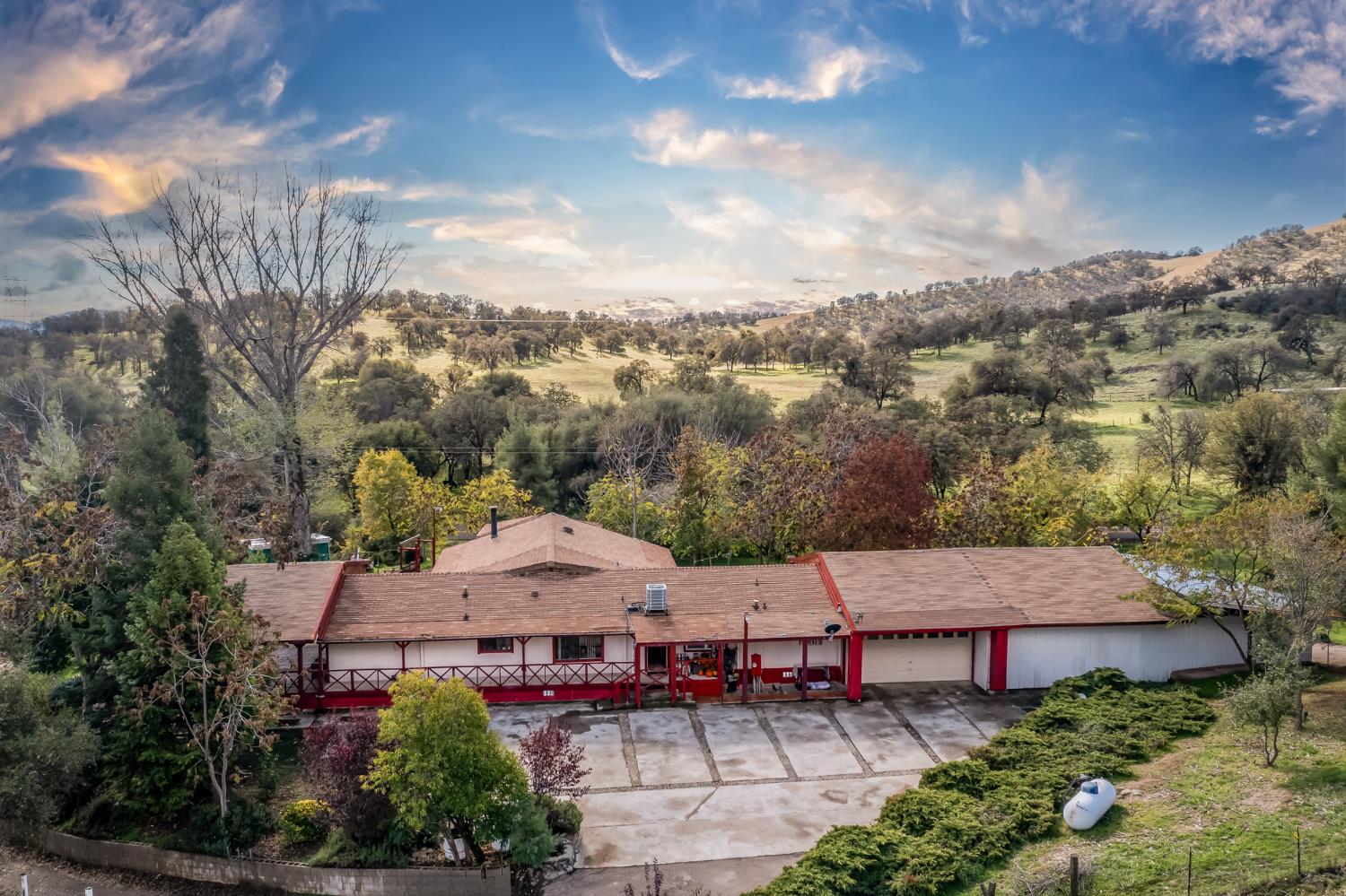 1351 Rector Ln, Yokuts Valley, CA 93675