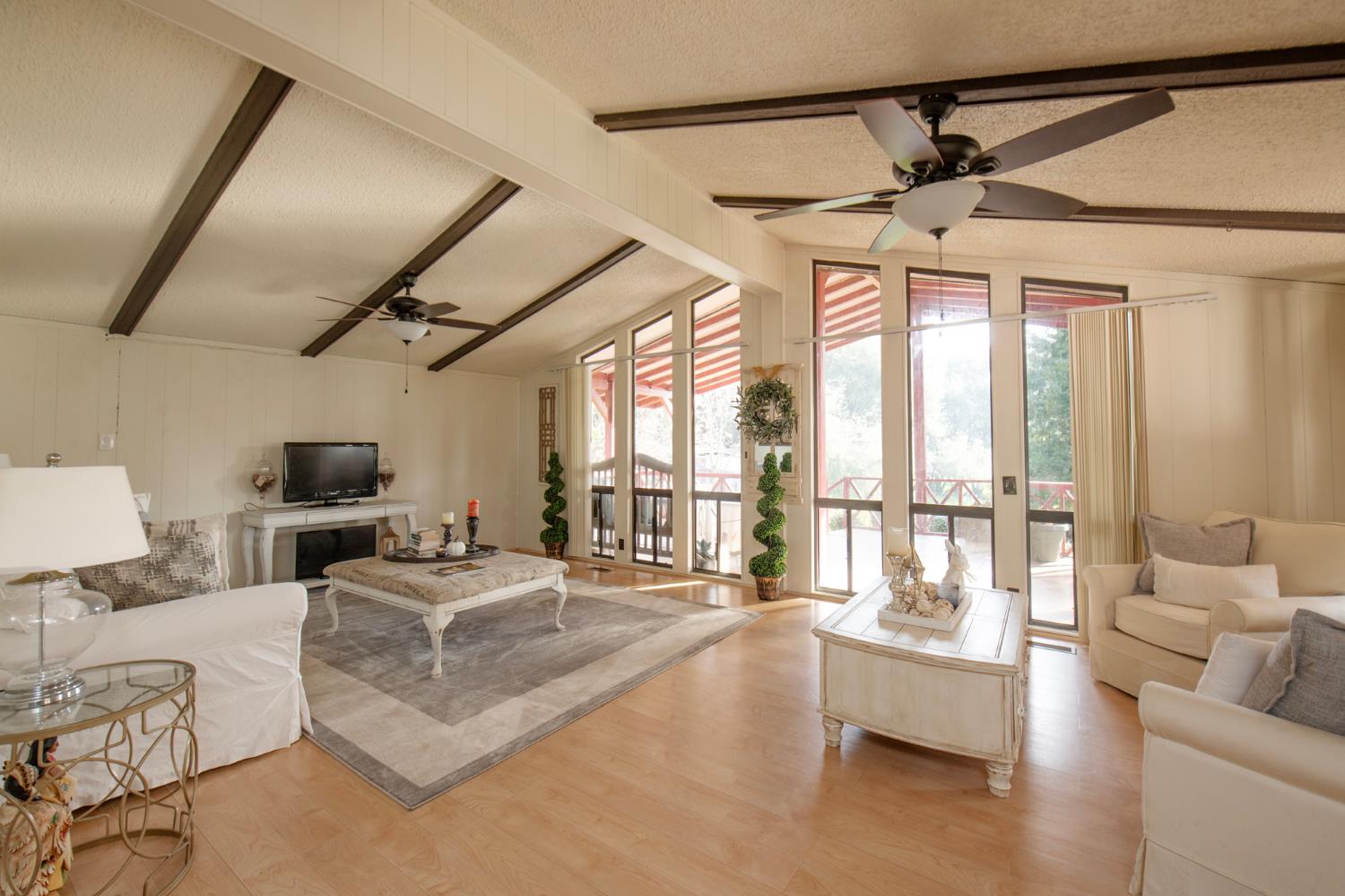 1351 Rector Ln, Yokuts Valley, CA 93675