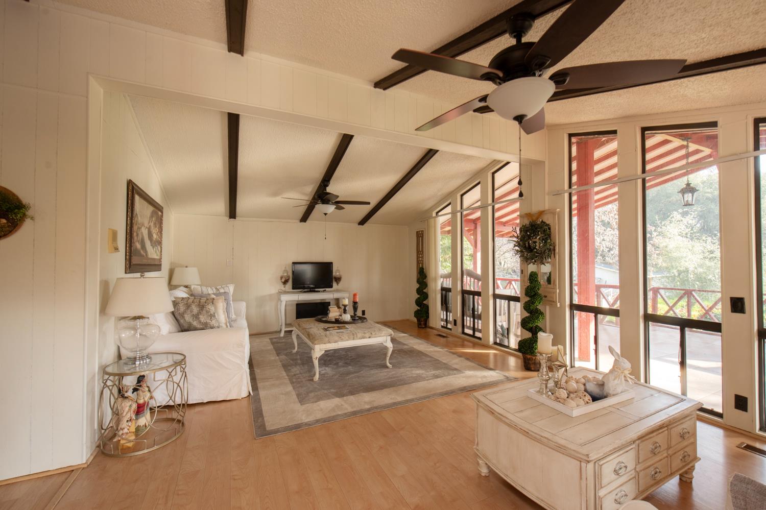 1351 Rector Ln, Yokuts Valley, CA 93675