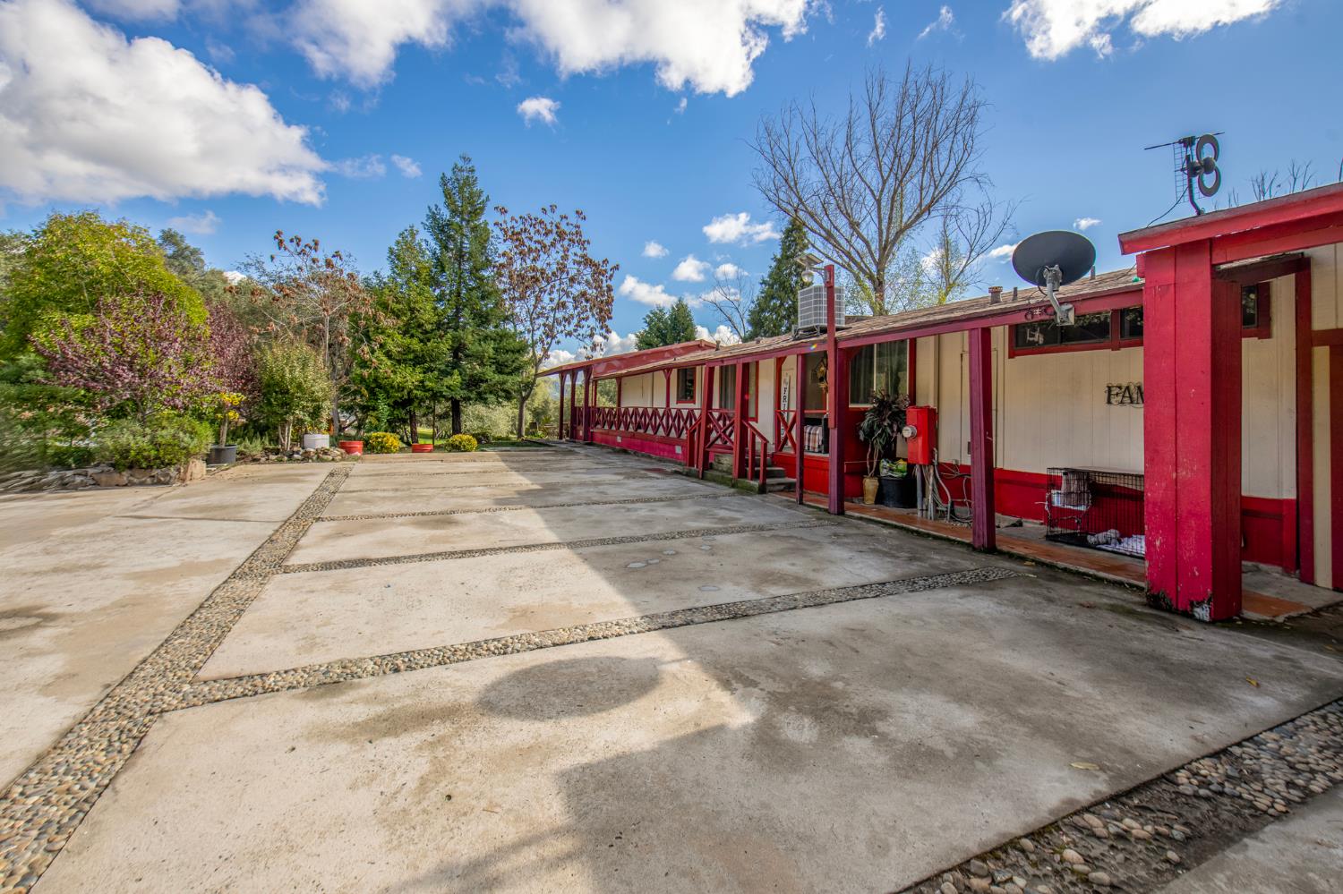 1351 Rector Ln, Yokuts Valley, CA 93675