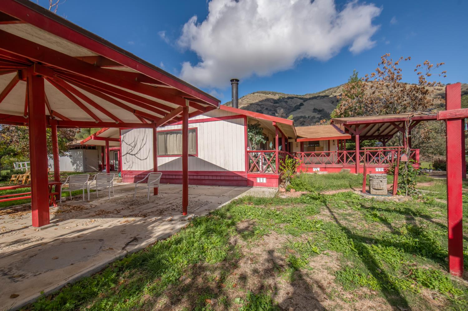 1351 Rector Ln, Yokuts Valley, CA 93675
