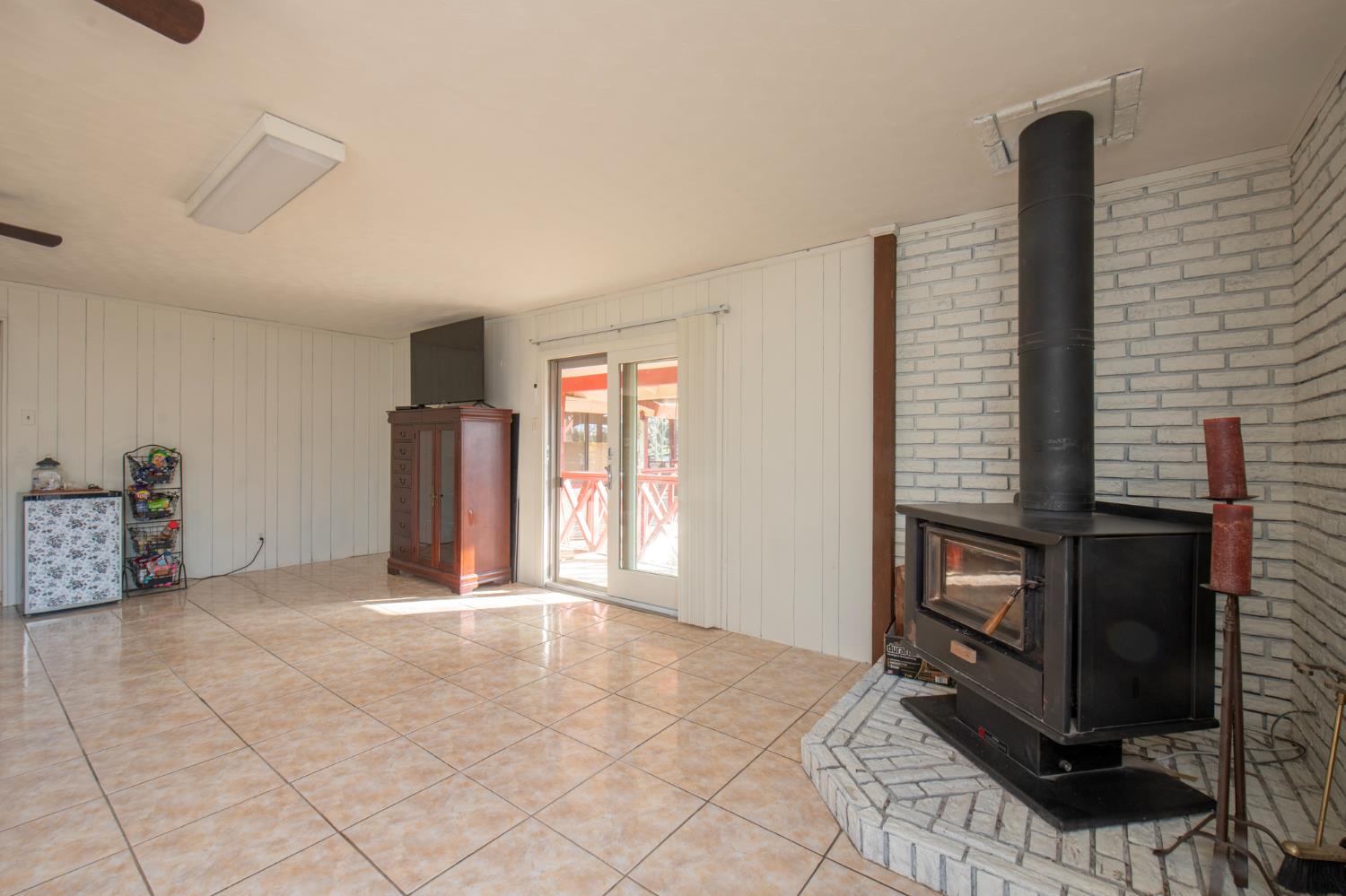 1351 Rector Ln, Yokuts Valley, CA 93675