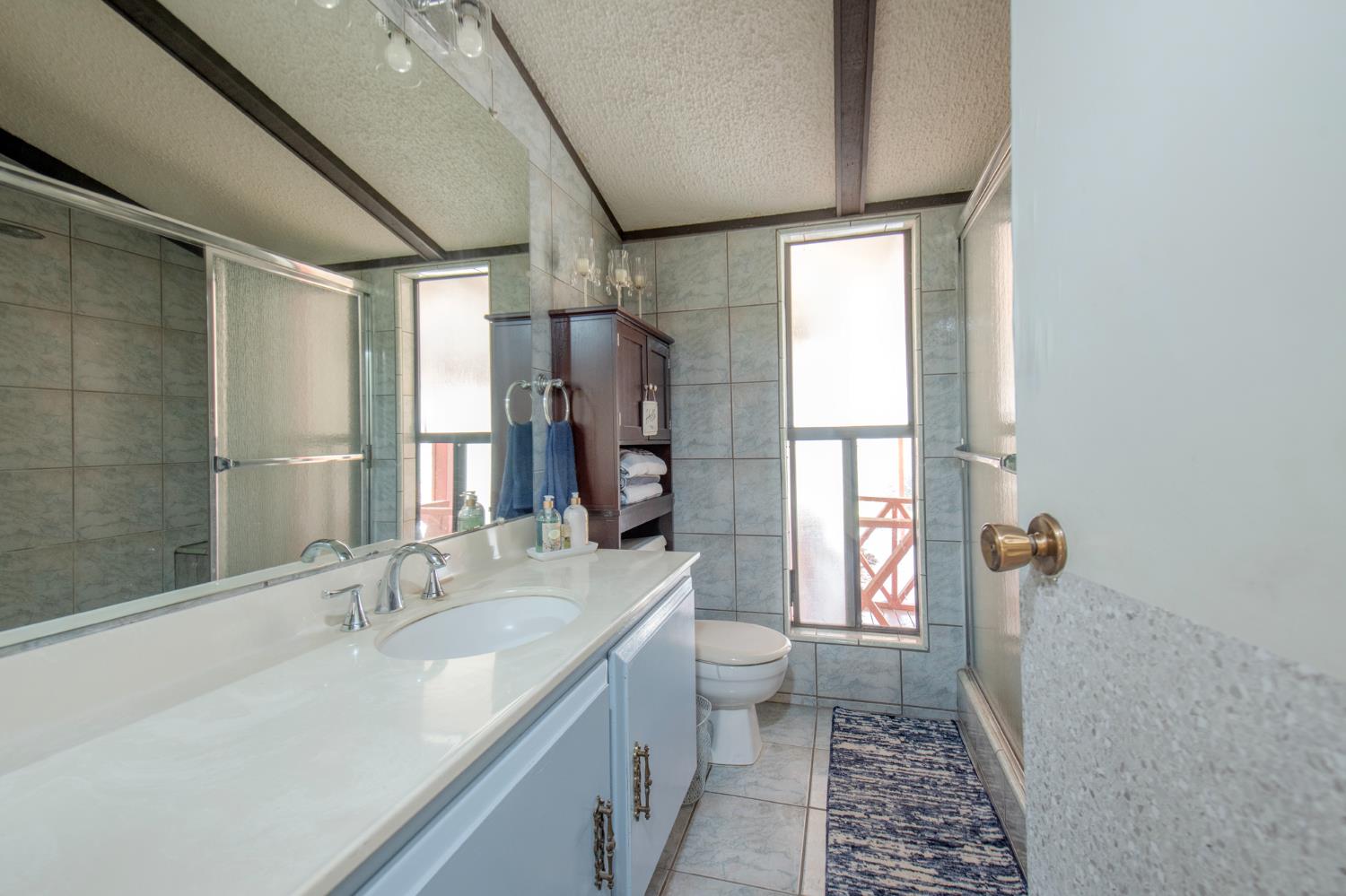 1351 Rector Ln, Yokuts Valley, CA 93675