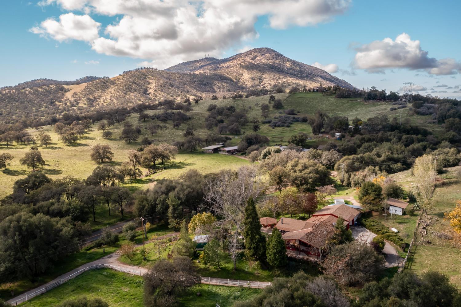 1351 Rector Ln, Yokuts Valley, CA 93675