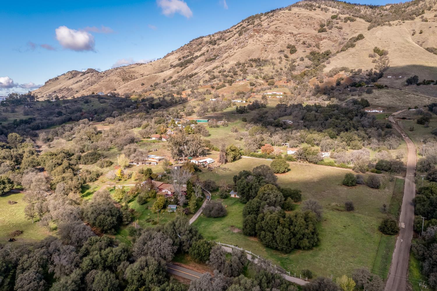 1351 Rector Ln, Yokuts Valley, CA 93675