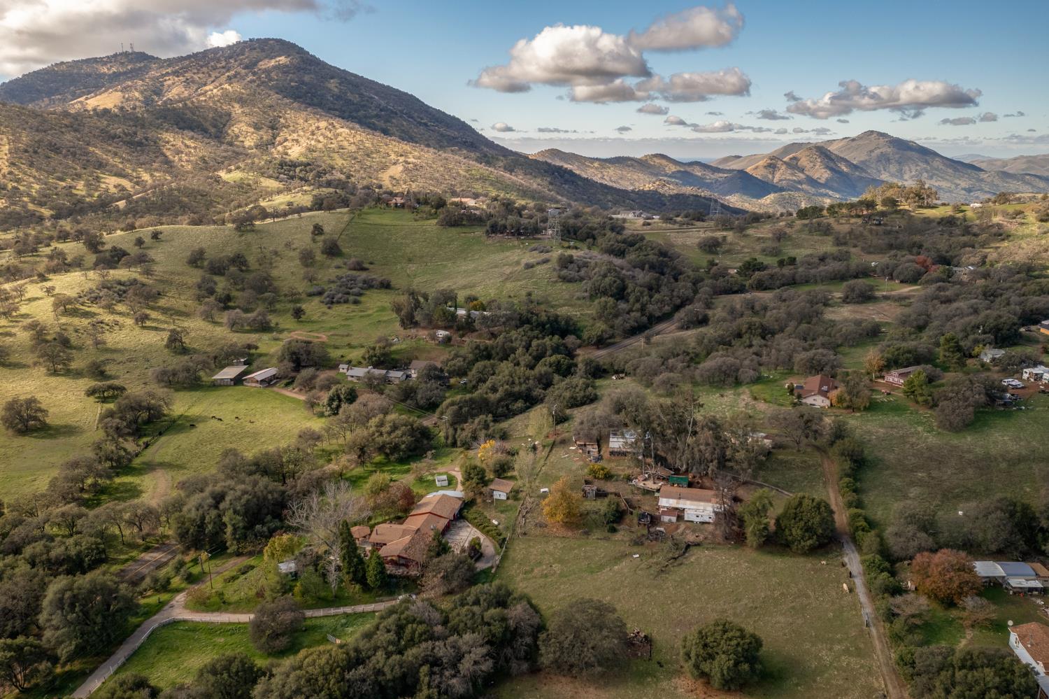 1351 Rector Ln, Yokuts Valley, CA 93675