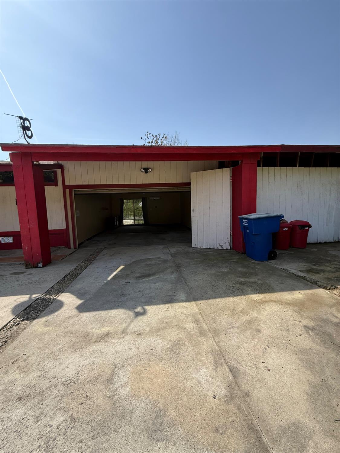 1351 Rector Ln, Yokuts Valley, CA 93675