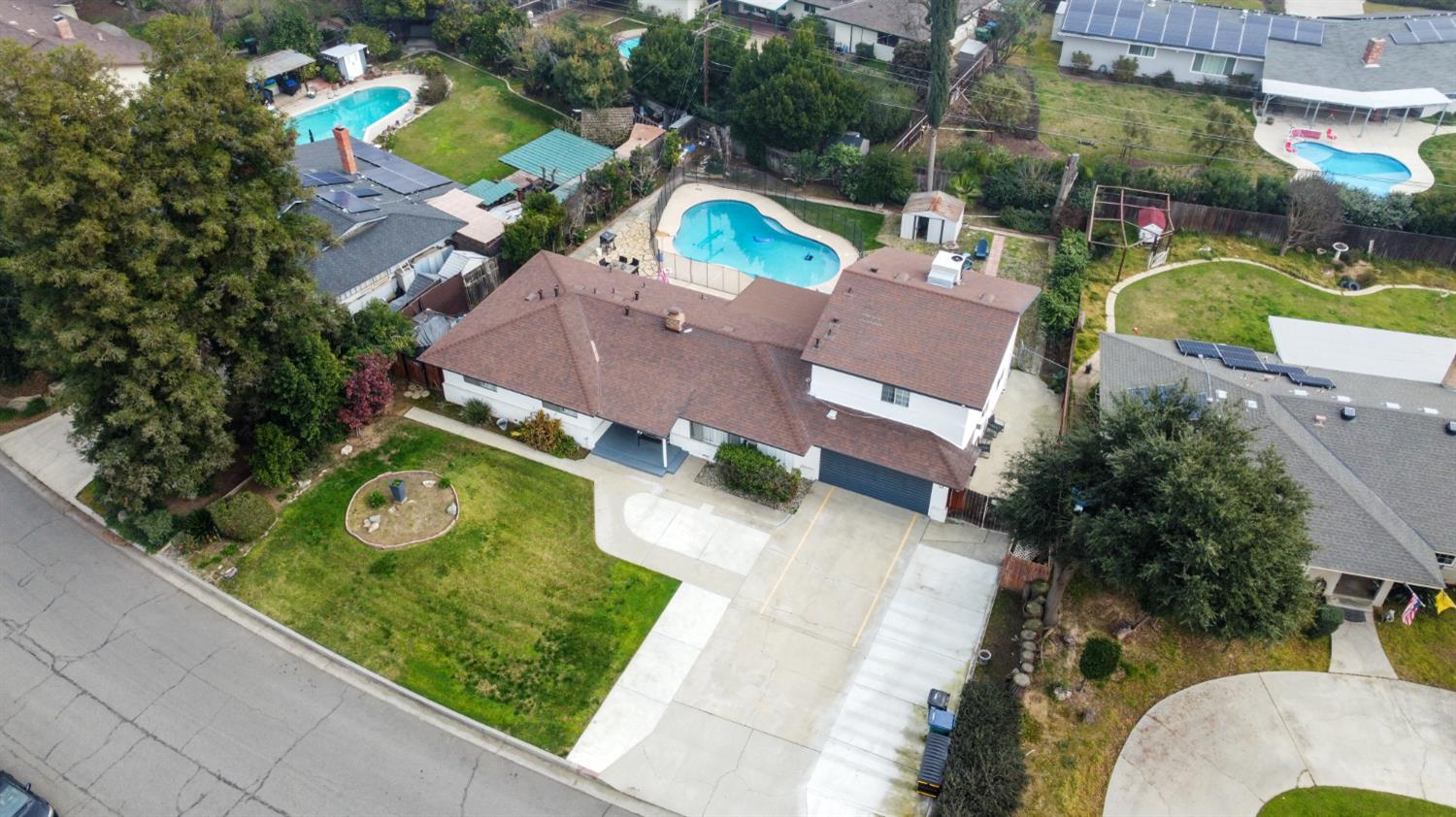 925 S Purdue Ave, Fresno, CA 93727