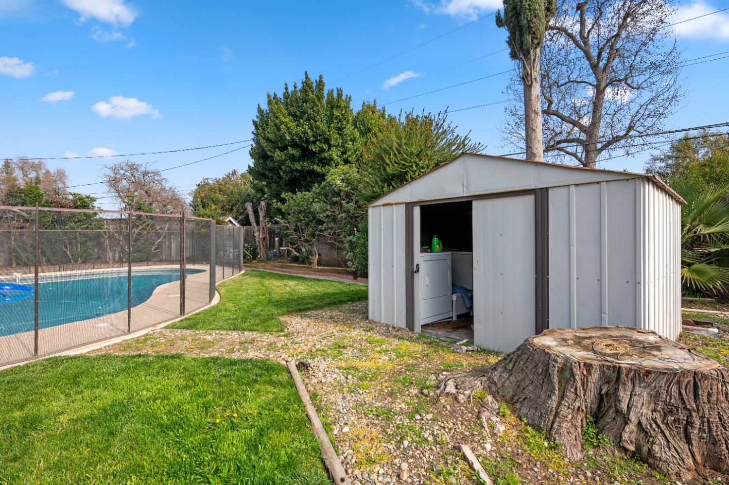 925 S Purdue Ave, Fresno, CA 93727