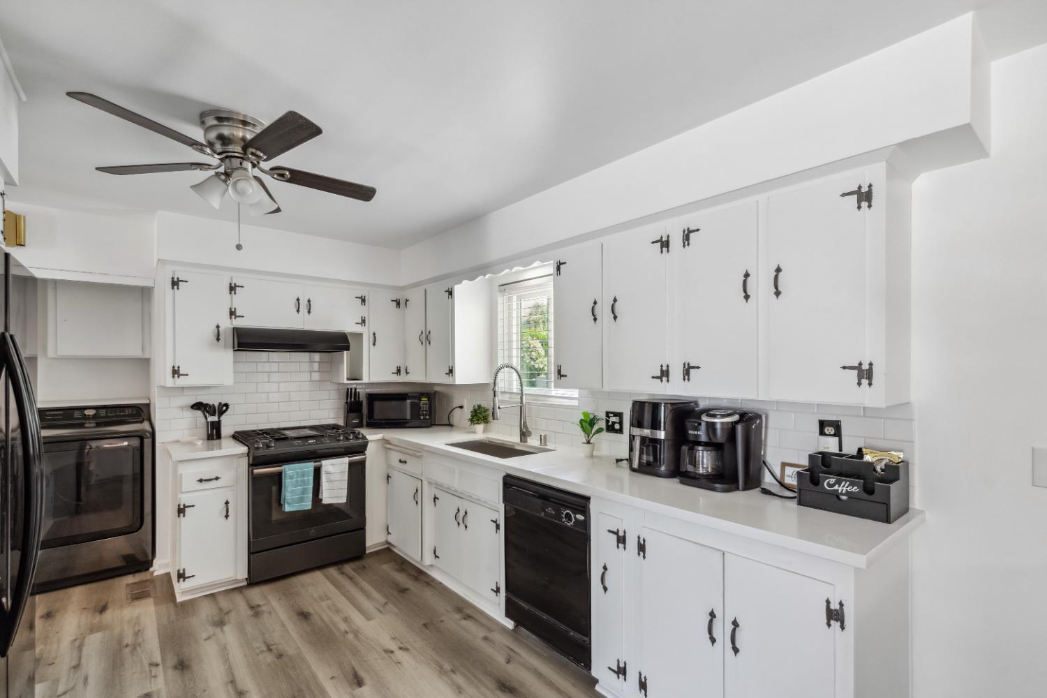 925 S Purdue Ave, Fresno, CA 93727