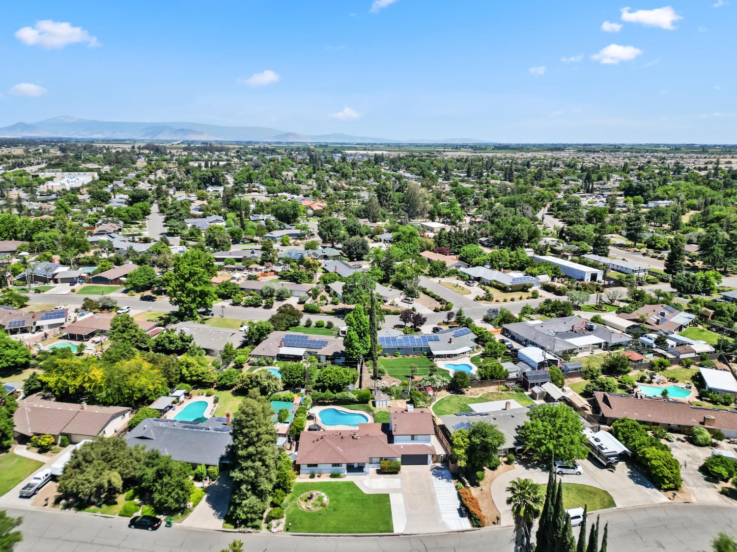 925 S Purdue Ave, Fresno, CA 93727