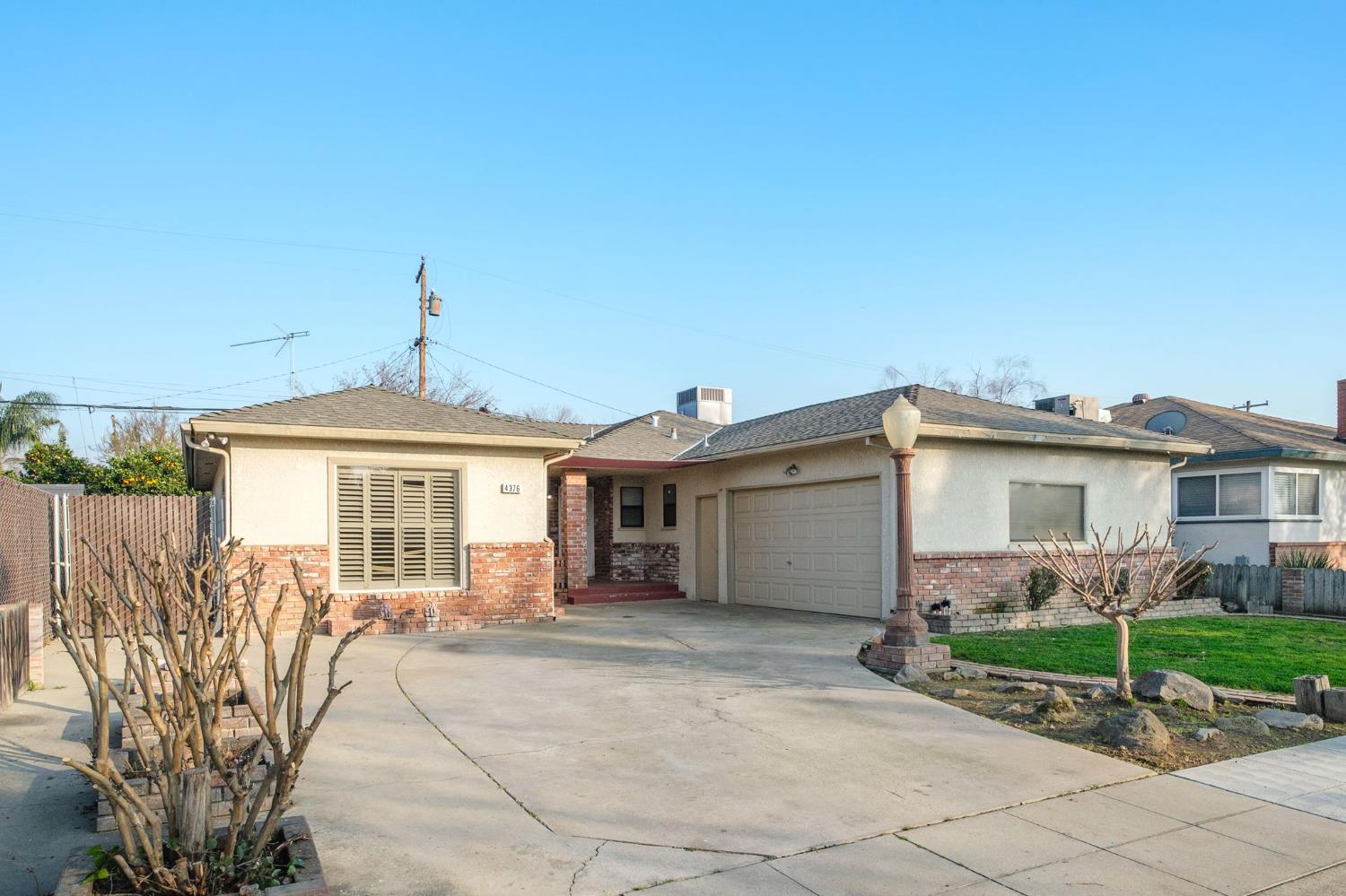 4376 N 5Th St, Fresno, CA 93726