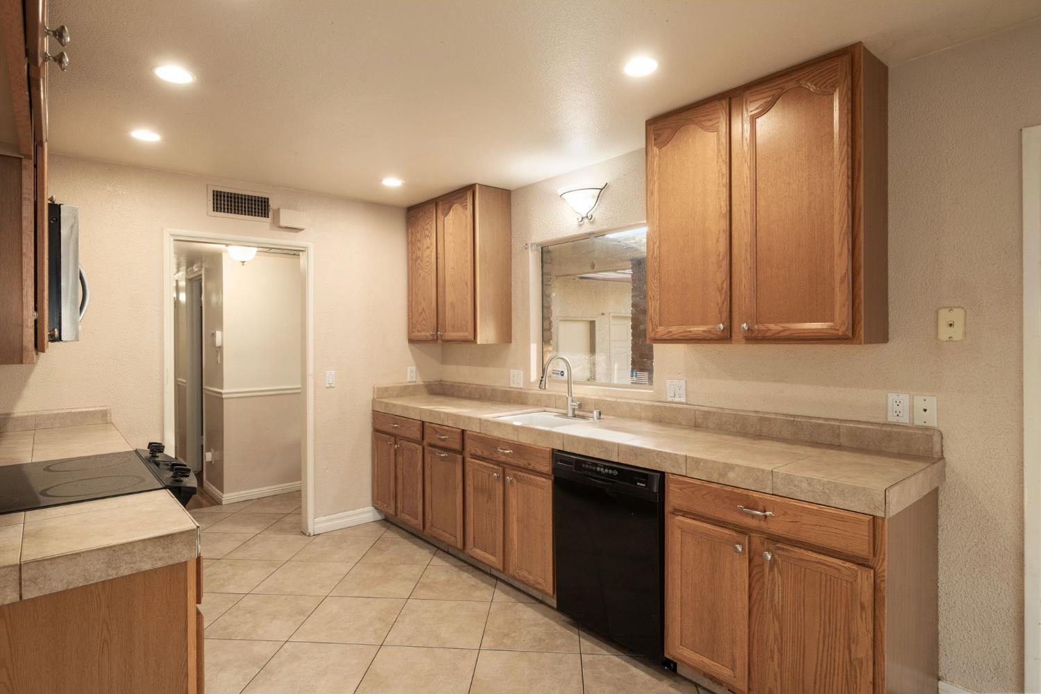 4376 N 5Th St, Fresno, CA 93726