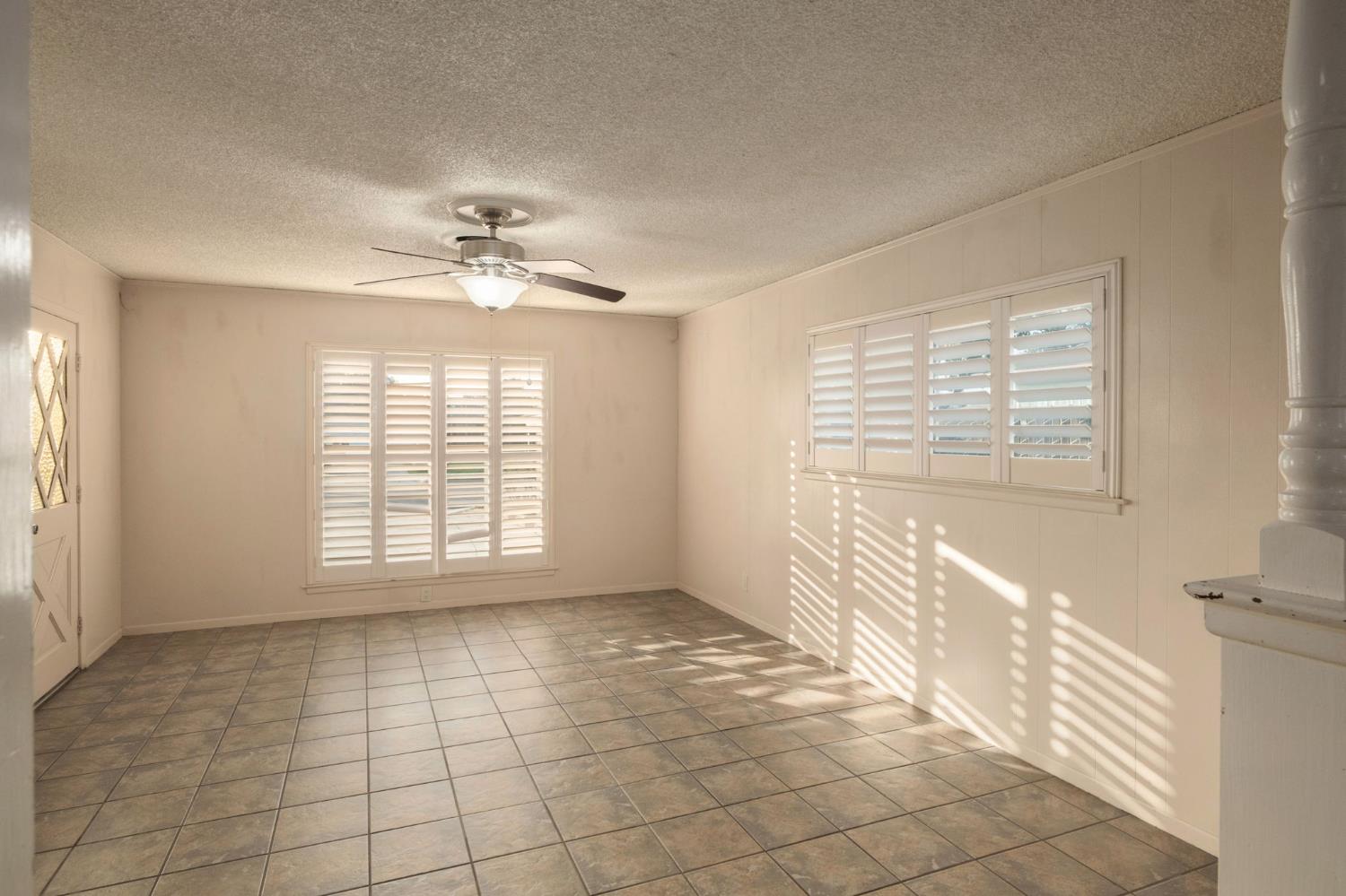 4376 N 5Th St, Fresno, CA 93726