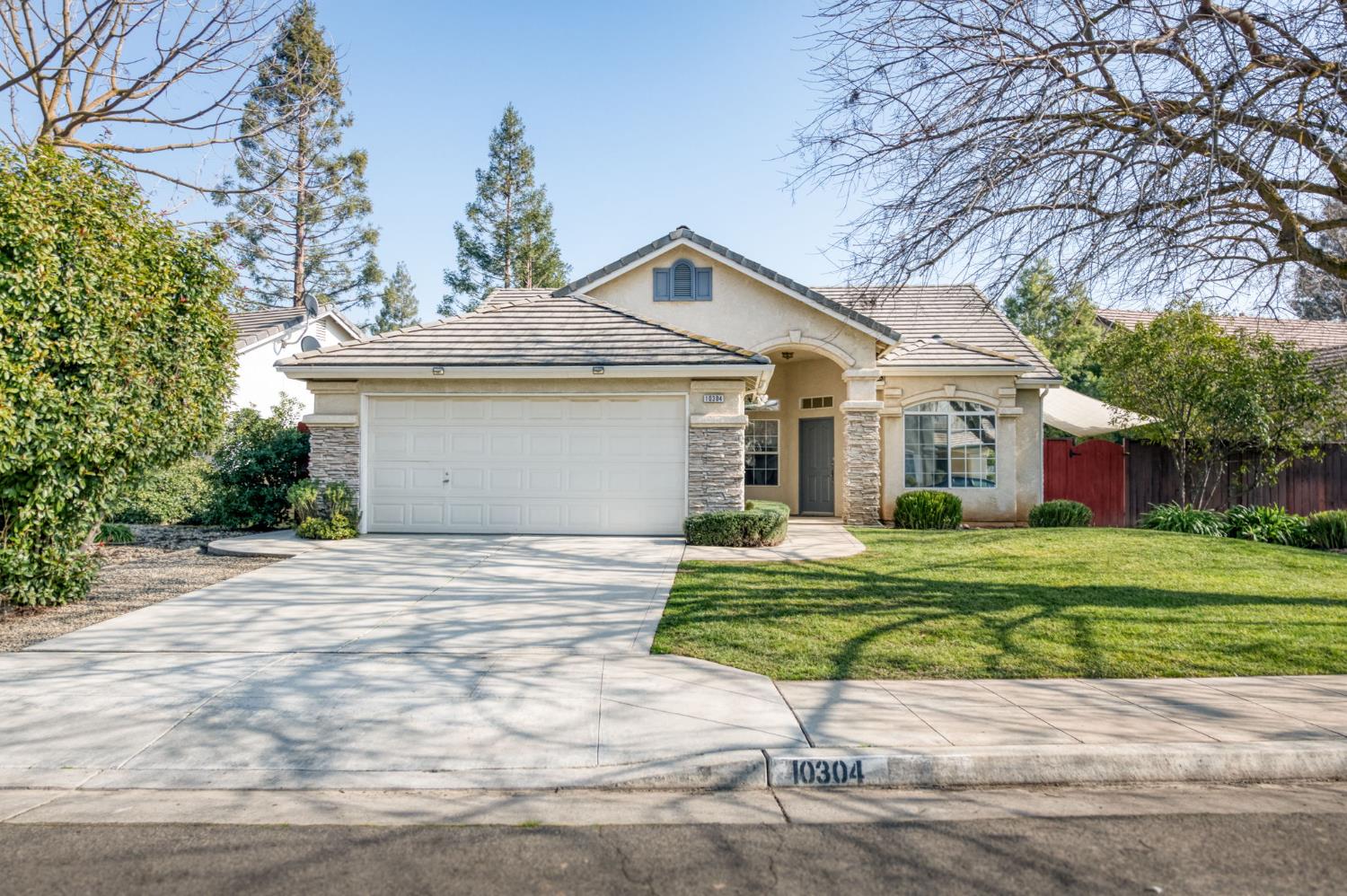 10304 N Recreation Ave, Fresno, CA 93730