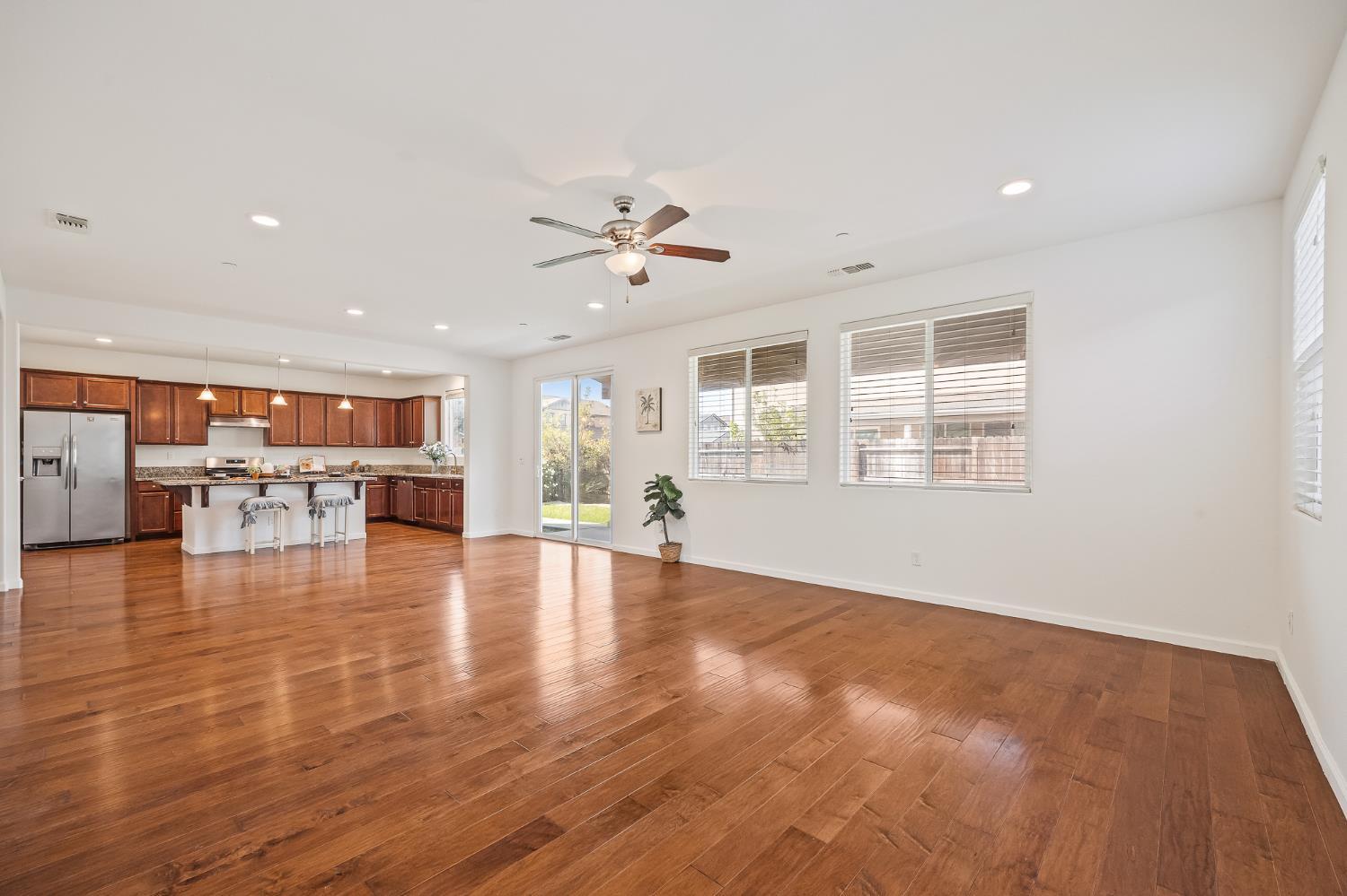 6888 W Parr, Fresno, CA 93722