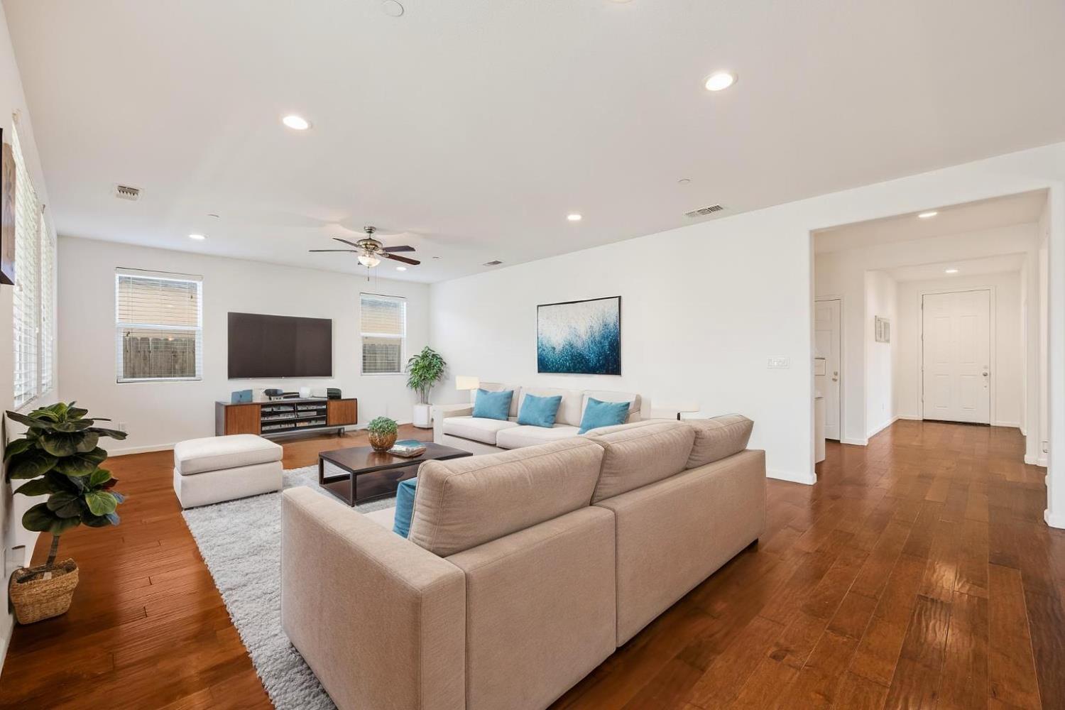 6888 W Parr, Fresno, CA 93722