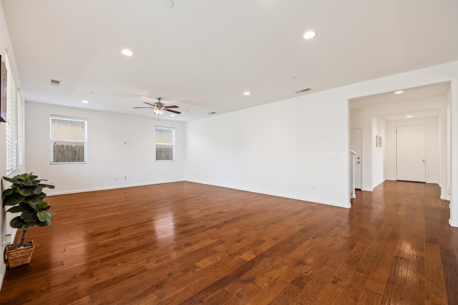 6888 W Parr, Fresno, CA 93722