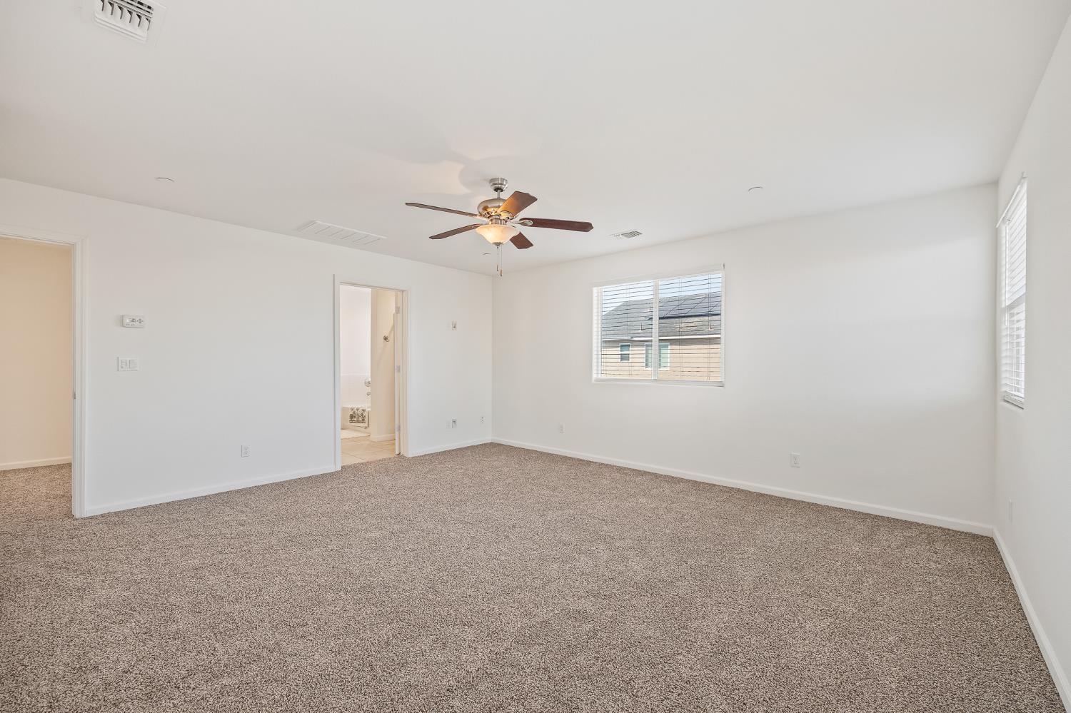 6888 W Parr, Fresno, CA 93722