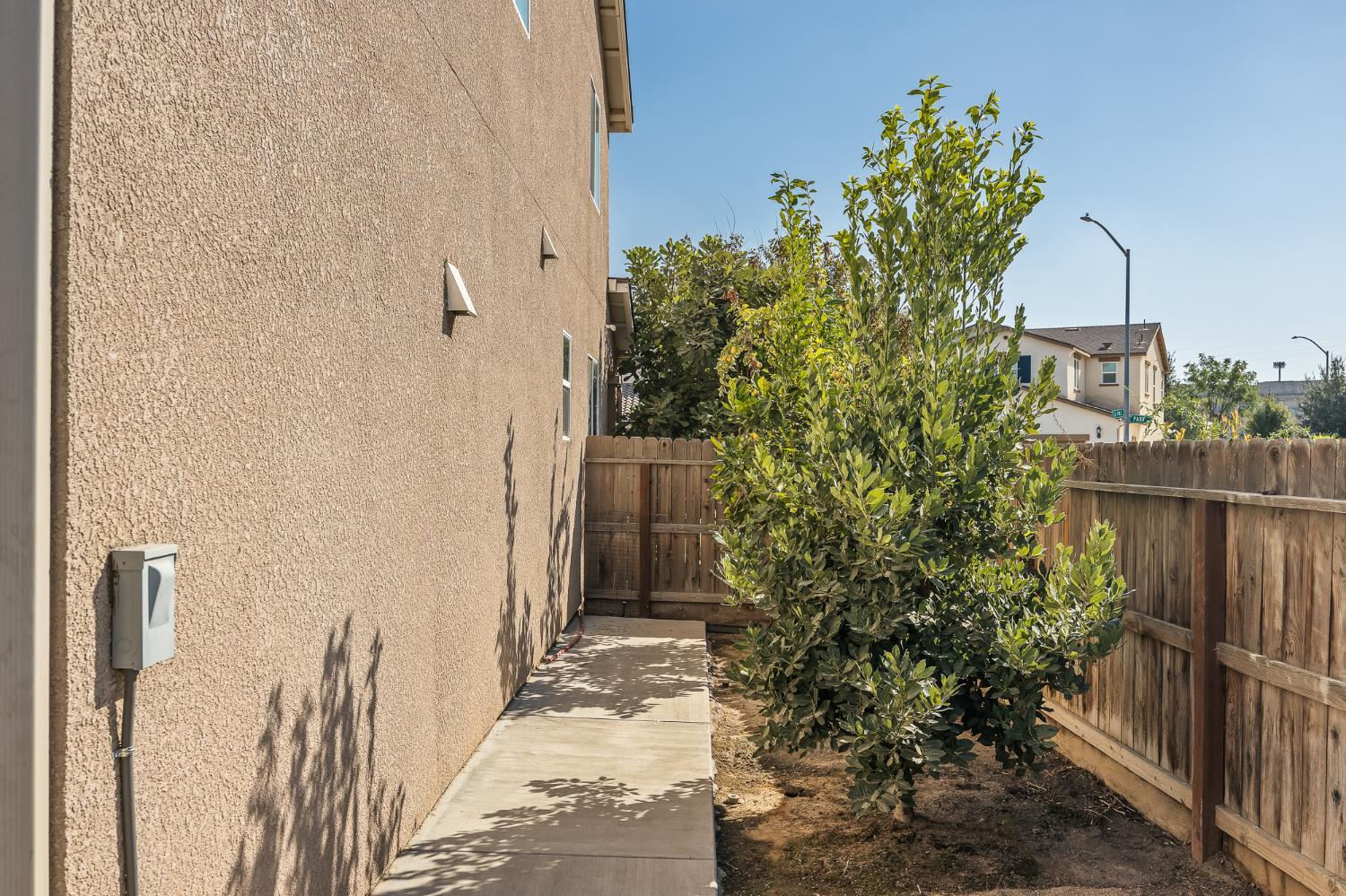 6888 W Parr, Fresno, CA 93722