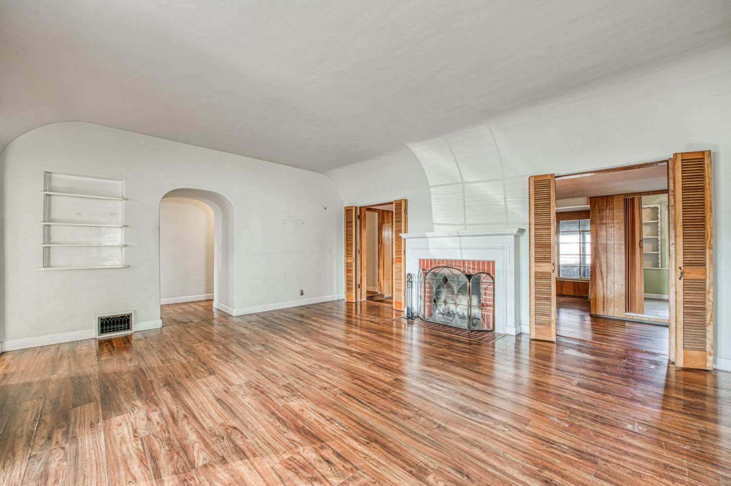 145 E University Ave, Fresno, CA 93704