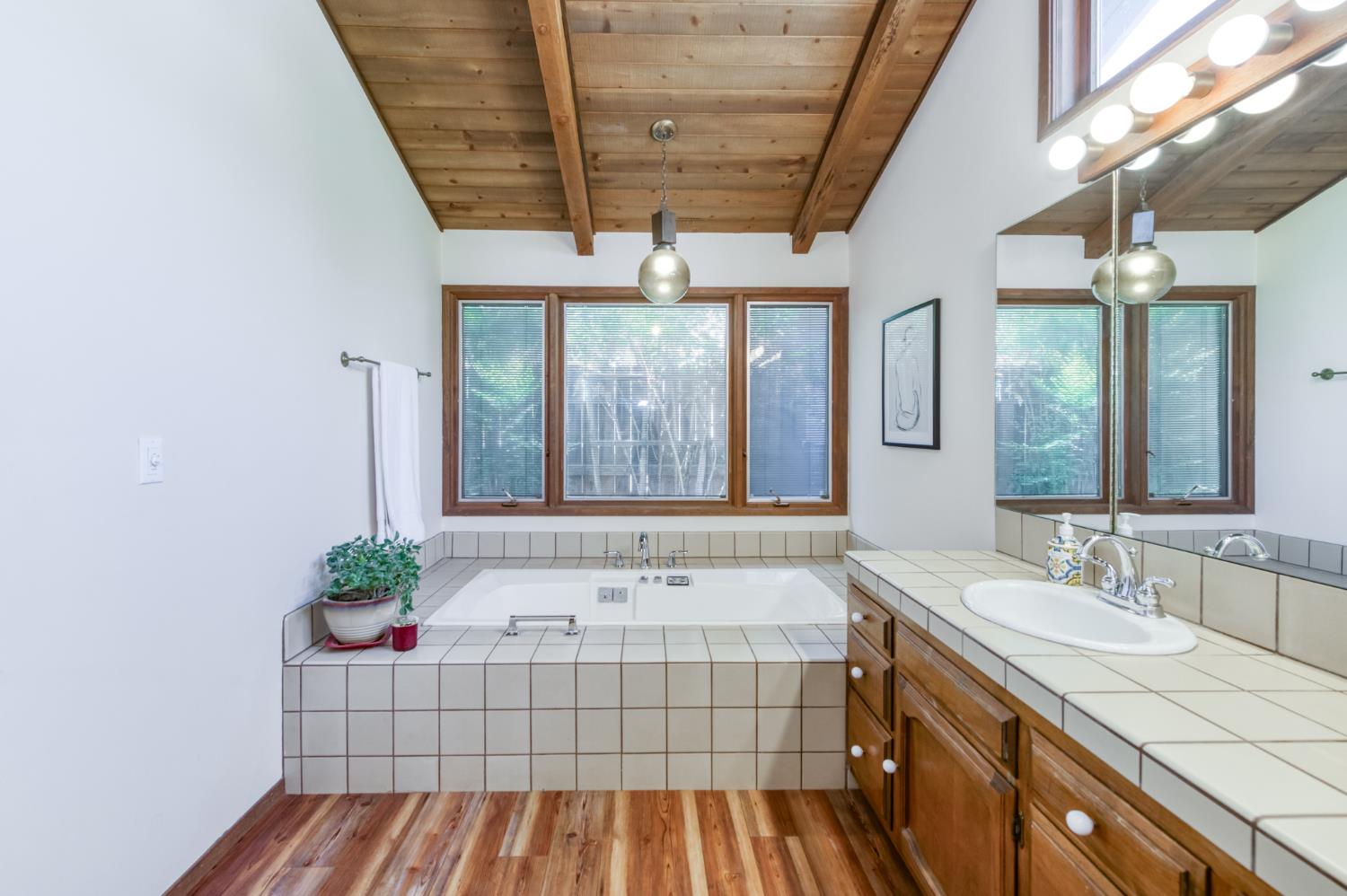 145 E University Ave, Fresno, CA 93704