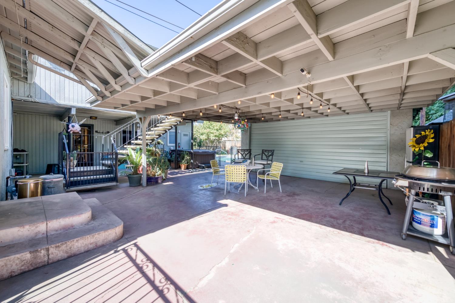 145 E University Ave, Fresno, CA 93704