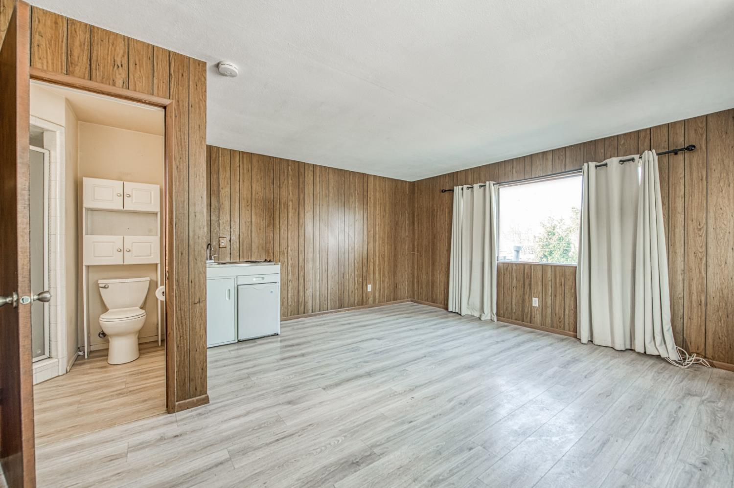 145 E University Ave, Fresno, CA 93704