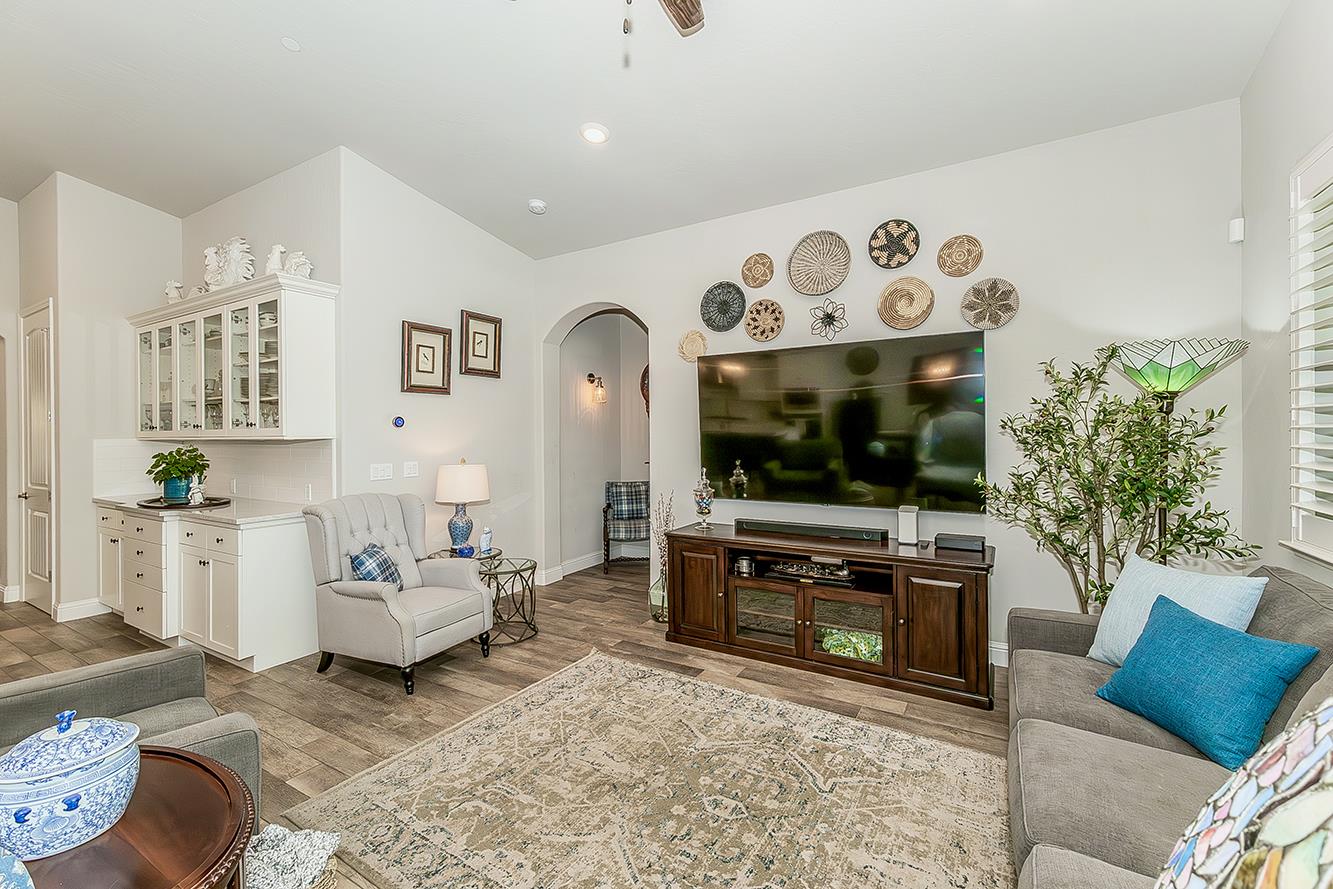 19732 Desert Willow Ln, Friant, CA 93626