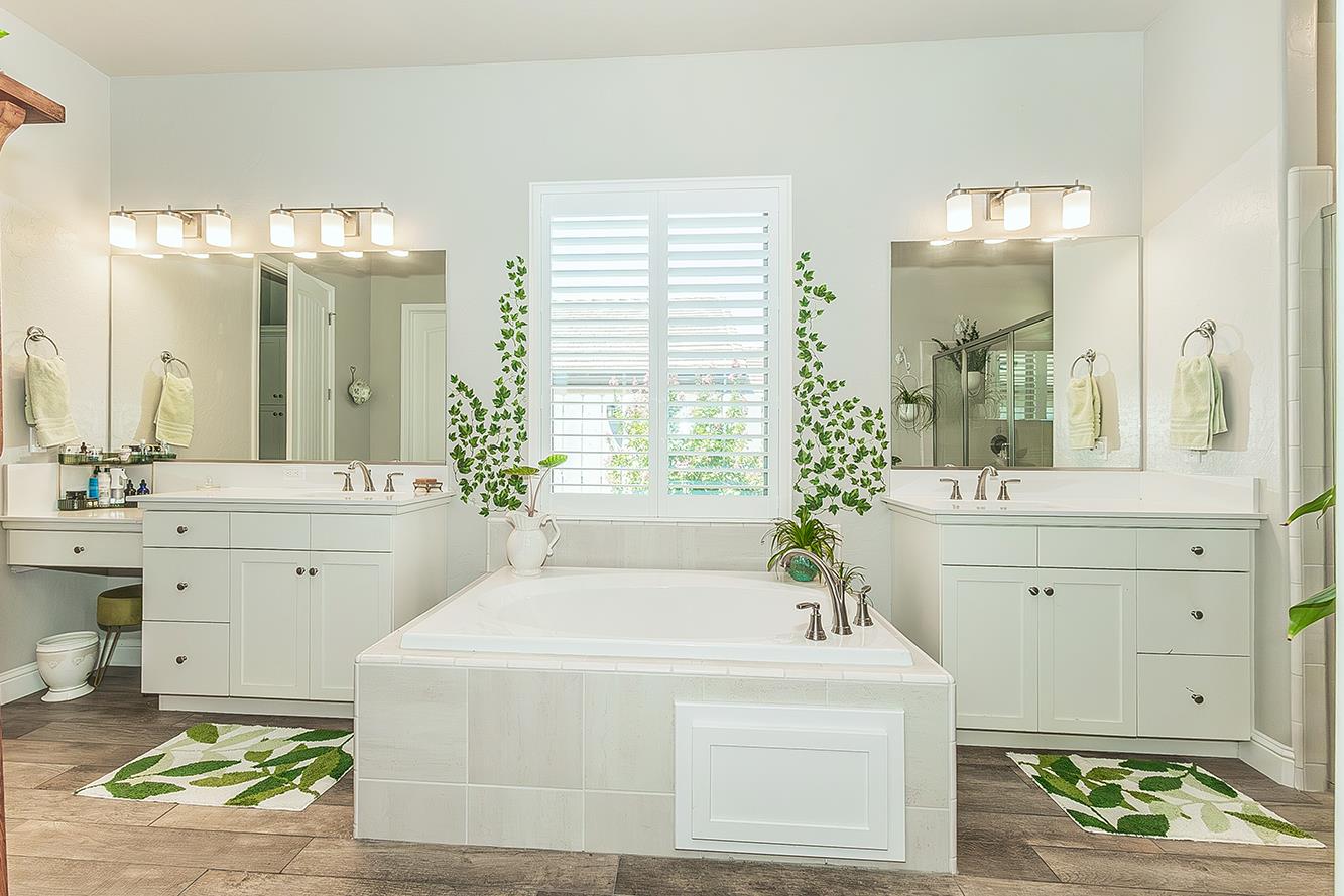 19732 Desert Willow Ln, Friant, CA 93626