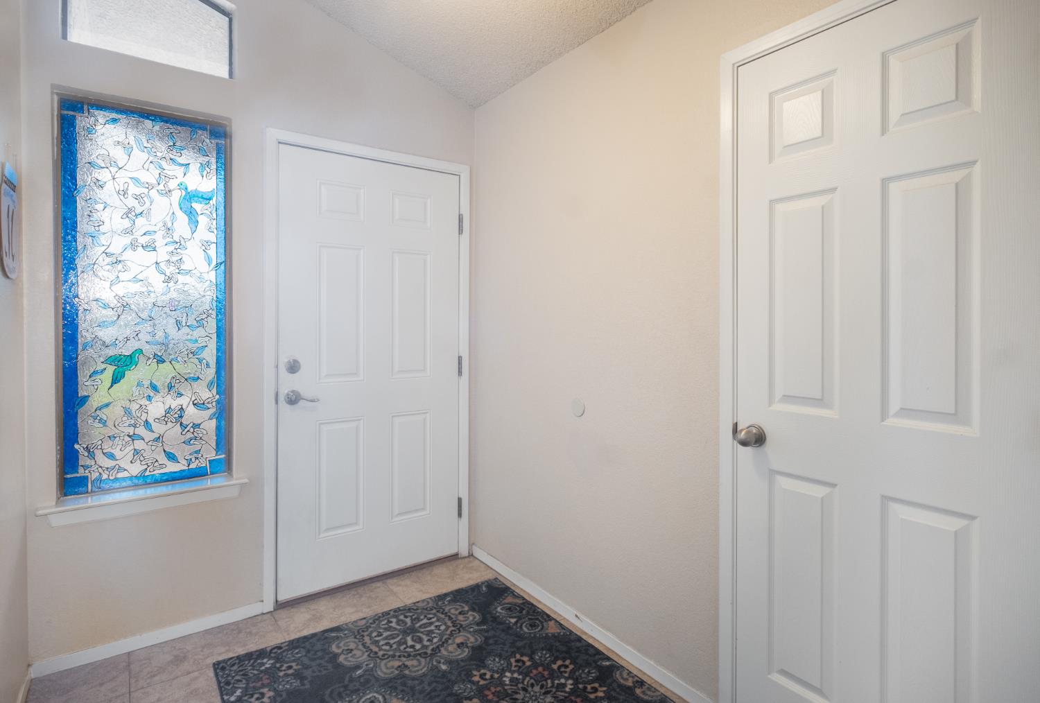 1855 Vartikian Ave, Clovis, CA 93611