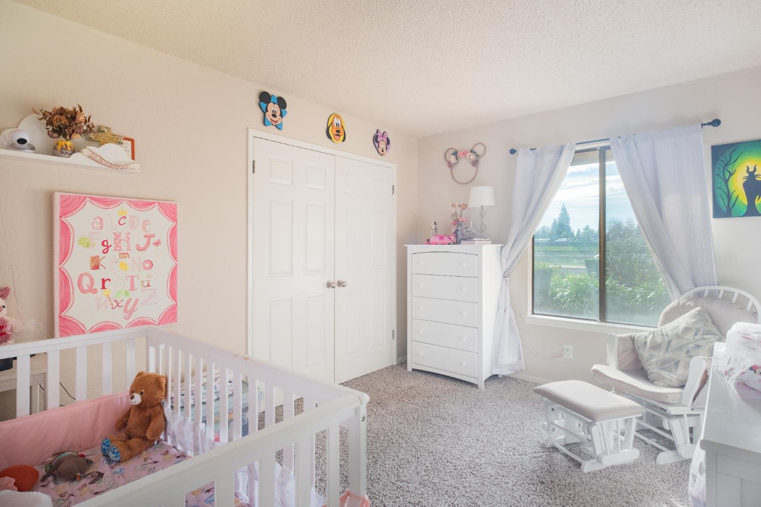 1855 Vartikian Ave, Clovis, CA 93611