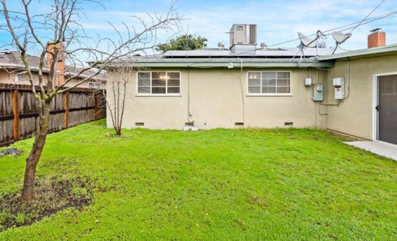 3924 3924 e farrin ave, Fresno, CA 93726