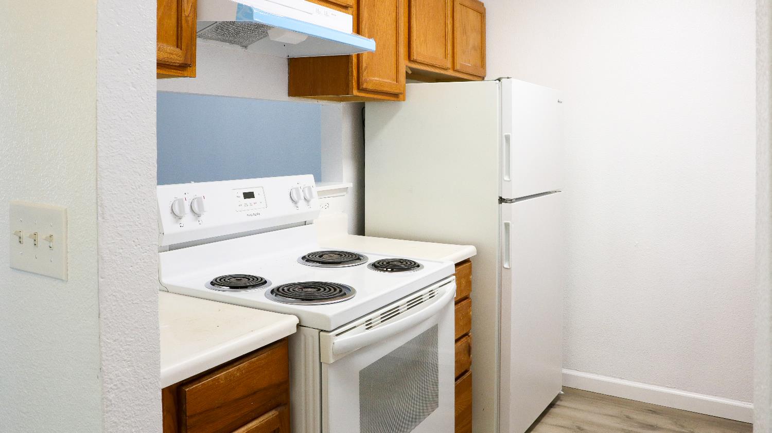 1221 N Peach Ave #142, Fresno, CA 93727