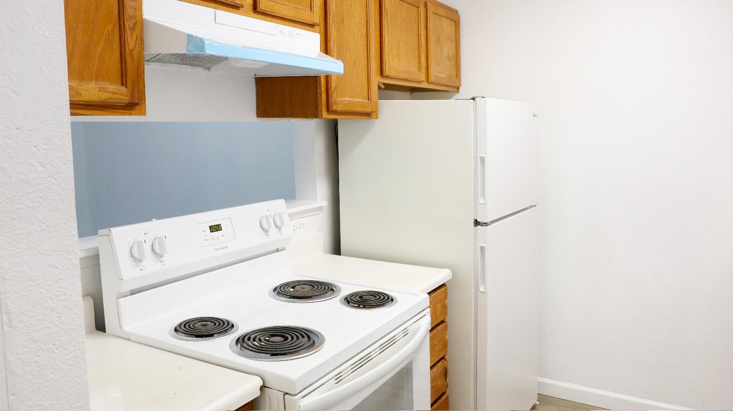 1221 N Peach Ave #142, Fresno, CA 93727